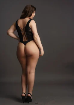 Body contrasté noir Forme généreuses