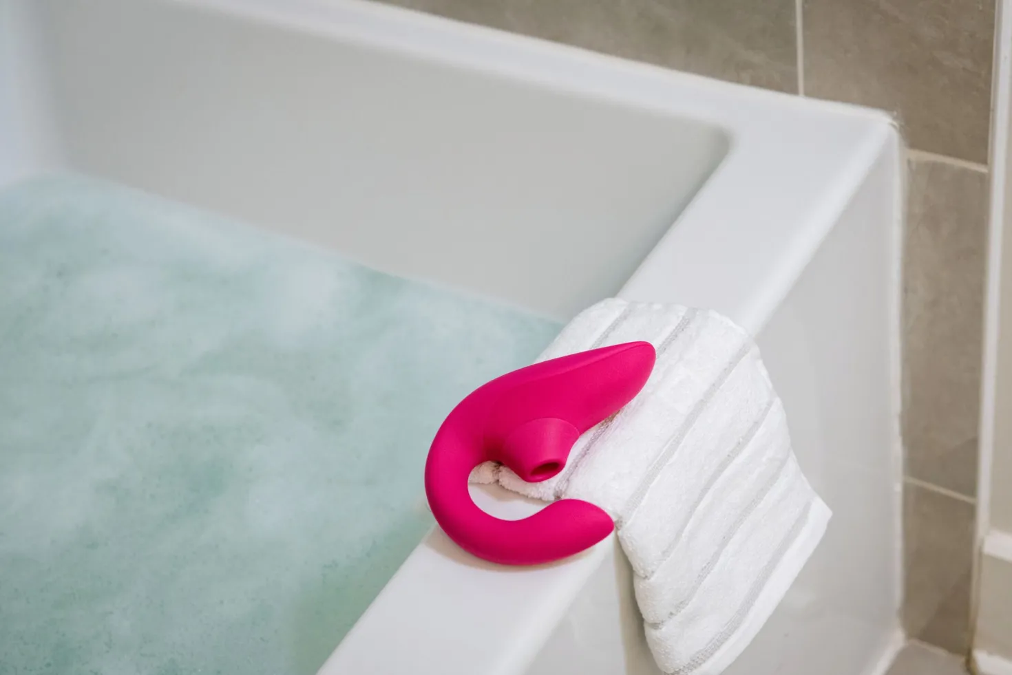 Womanizer Blend - Double stimulation - Fushia