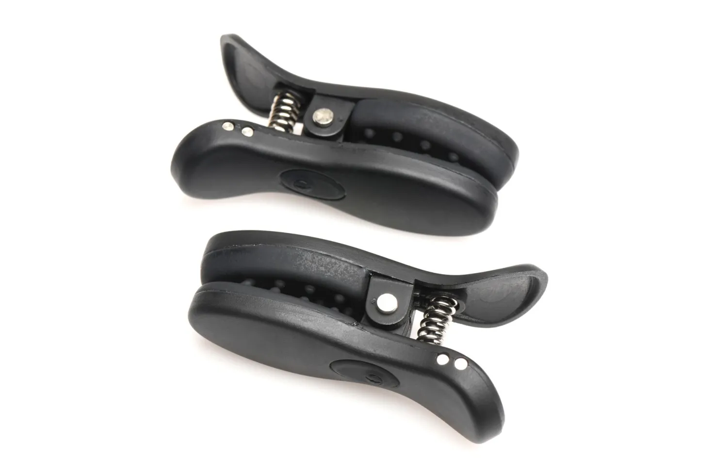 XR Brands - Dark Grip Pinces à Tétons Vibrantes - Noir